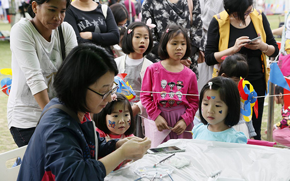 Arts-and-crafts stall