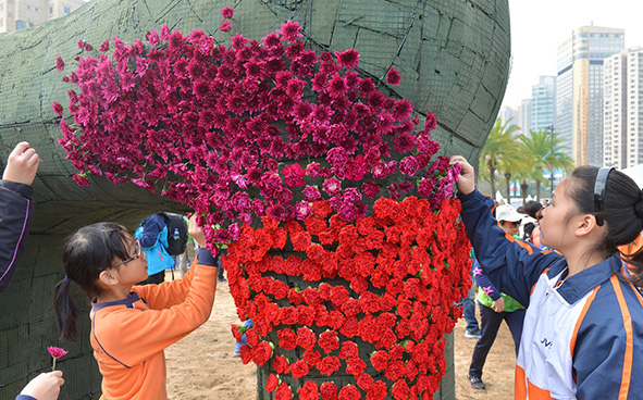 Jockey Club Mosaiculture Display by Students