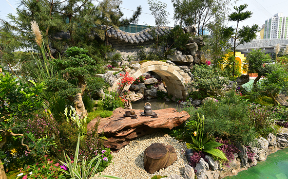 North District  < A Chinese Landscape Garden with Natural Charm >