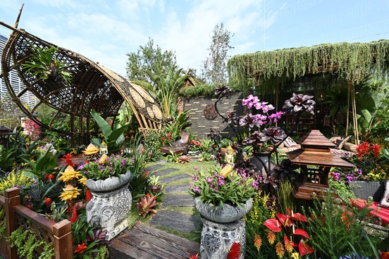 Second Prize and Most Creative Award: Yuen Long District <The Thai Way of Relaxation>