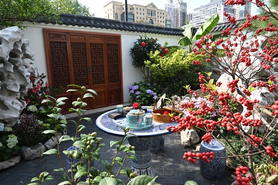 Second Prize: Sham Shui Po District <Seeing the World in a Gourd>