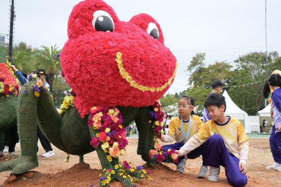 Jockey Club Mosaiculture Display by Students